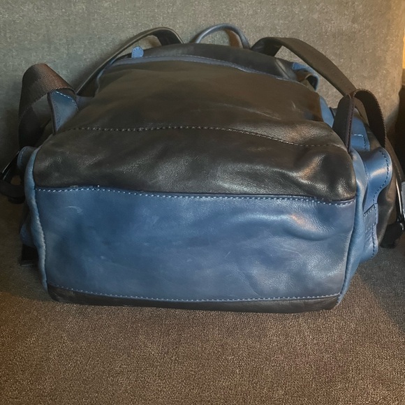 Coach Leather Backpack/Daypack. Midnight/Cobalt Blue. Style# 71508 - Picture 2 of 15